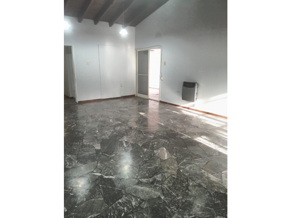 Casa en Venta de 3 dormitorios con Jardín en Godoy Cruz