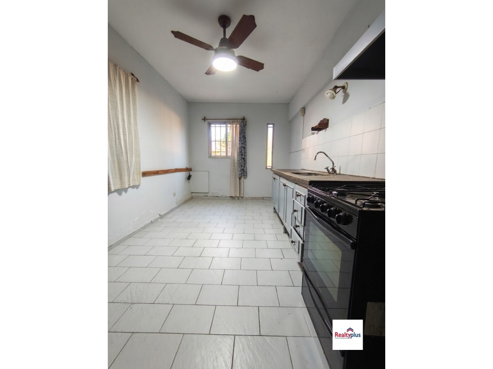 Casa en Venta tres dormitorios a cuadra San martín, Godoy Cruz - 3