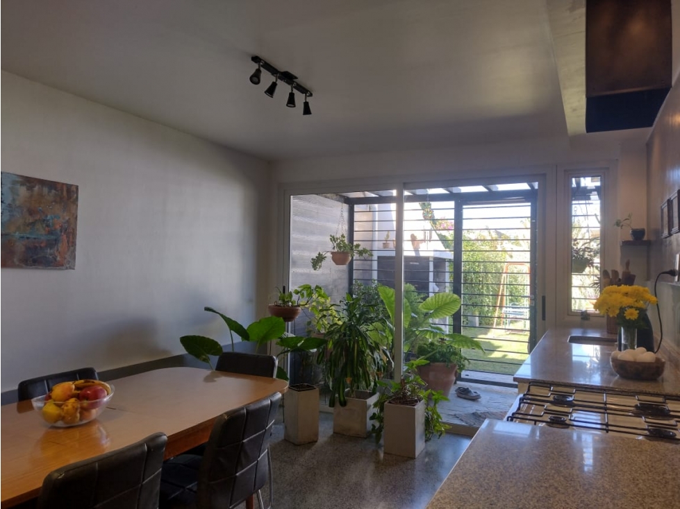 Casa en Venta en San Martin, Barrio Jardin totalmente modernizada - 3
