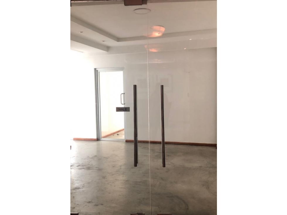 Oficina 290m2 acabados lista para ocupar a solo $2999 — foto 2