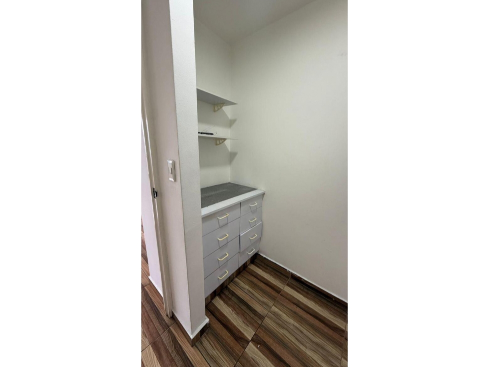 Marbella, 220m2 3r a solo $1450 — foto 4
