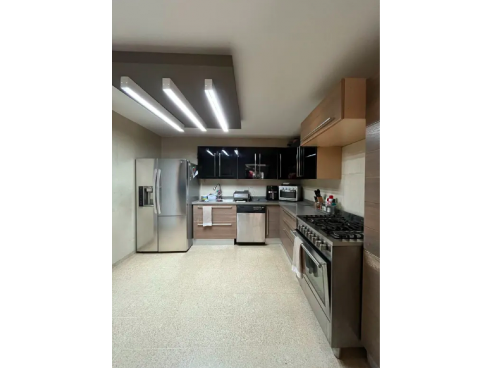 Marbella, 202m2 renovado a solo $310k — foto 2