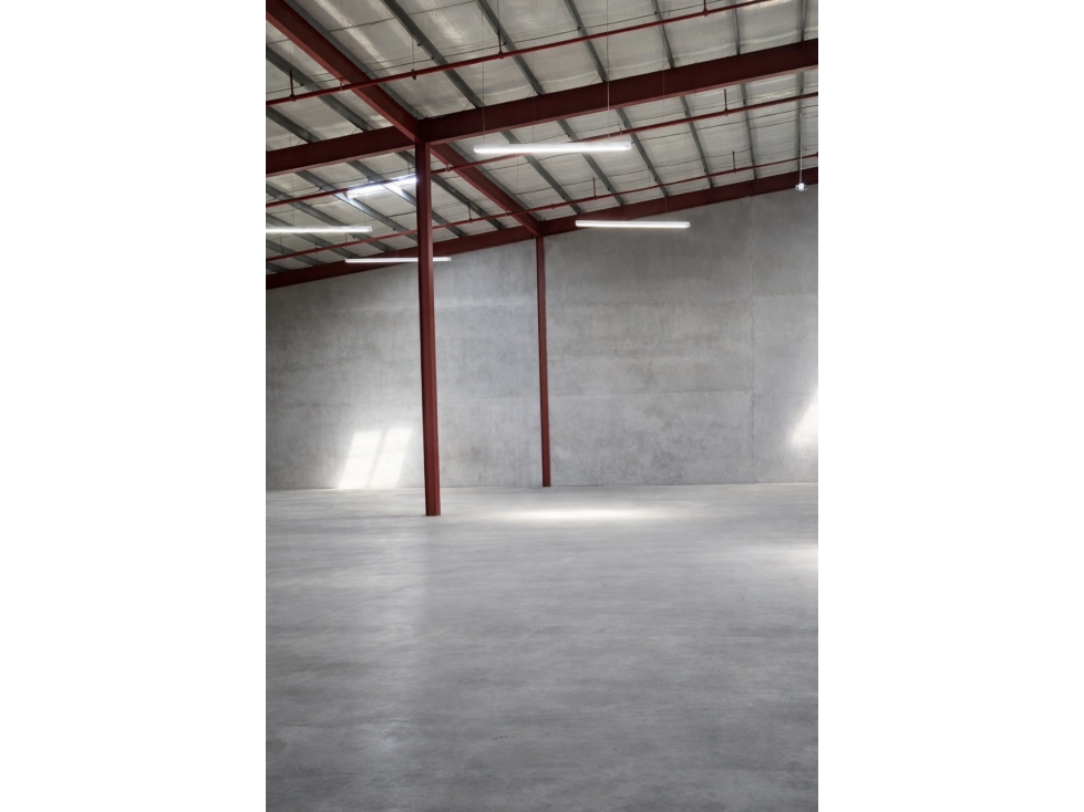 Colon, galera 2700m2 en $9,500 — foto 6