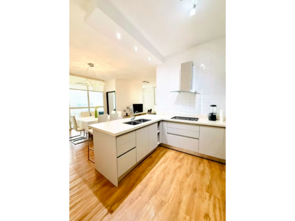 Pasos Parque Omar, 140m2 2 rec a solo $330k — foto 3