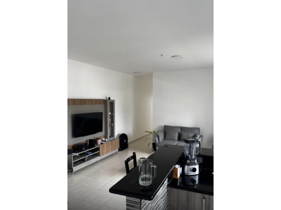 Avenida Balboa vista al mar 2 amoblado a solo $1599