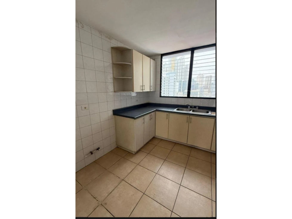 Marbella, 220m2 3r a solo $1450 — foto 6
