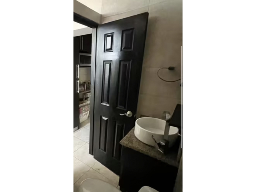 A Pasos del Parque Omar 113m2 a solo $150K — foto 6