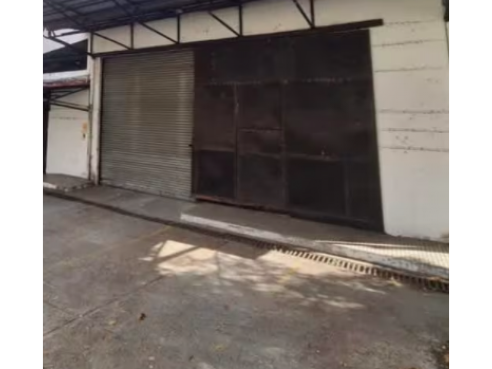 Parque lefevre , galera 1,000m2 a solo $7600
