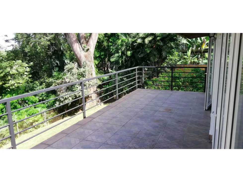 Balboa, casa 400m2 de 4 rec a solo $2700 — foto 2