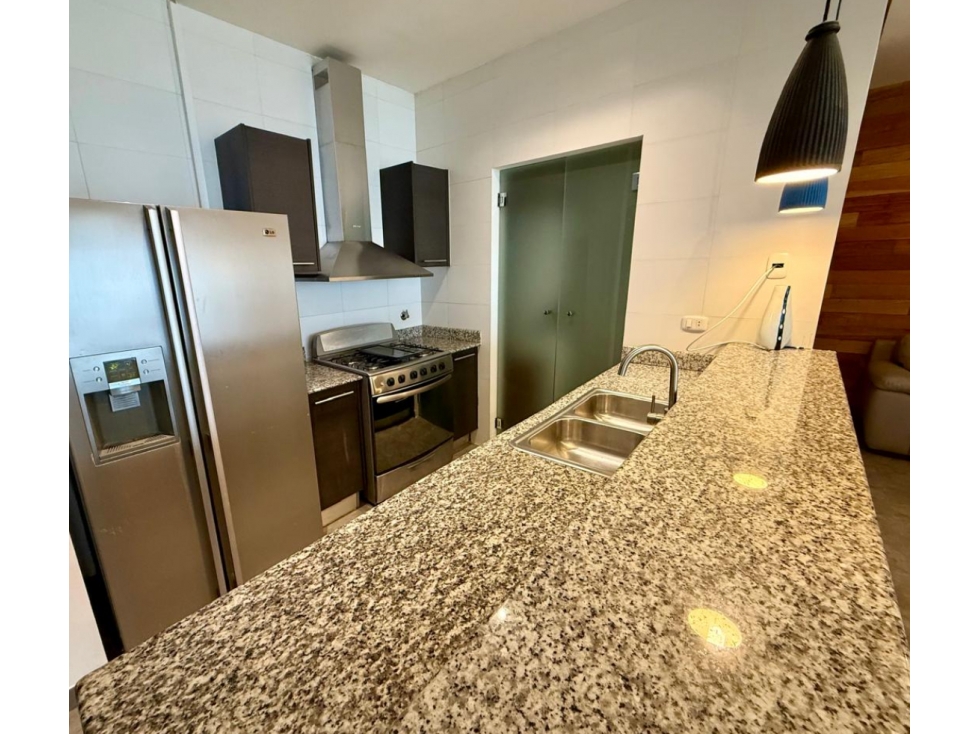 Pasos Parque Omar, amoblado 100m2 2 rec a solo $1499