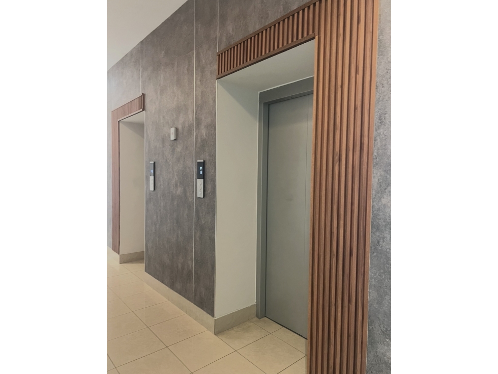 A pasos de El Cangrejo, apartamento de 220m2 3r $298K