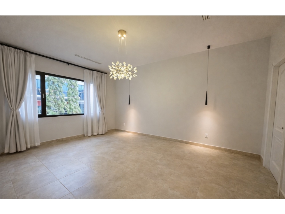 Costa del Este, 460m2 4rec, piscina a solo $1.2M — foto 4