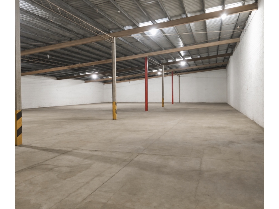 Colon, Francefield galera 4700m2 en alquiler $18,700 — foto 2