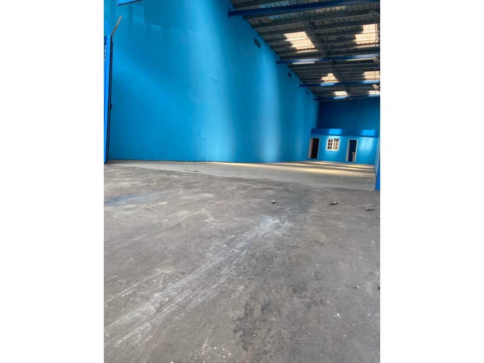 Transistmica, galera de 200m2 a solo $1200