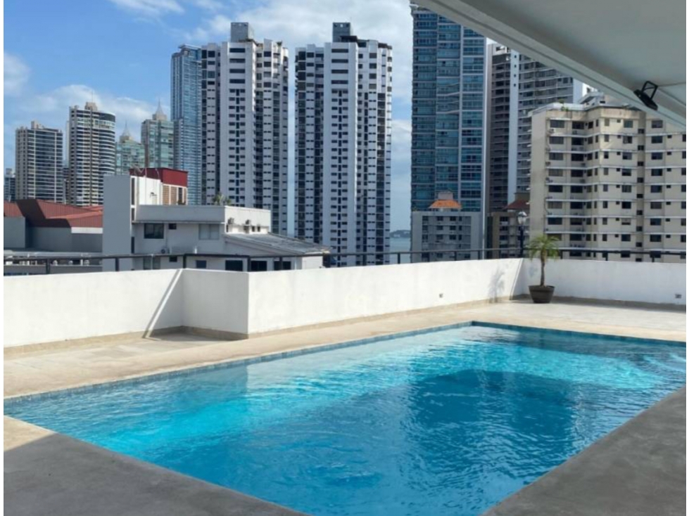 Marbella 190m2 3r, a solo $259k