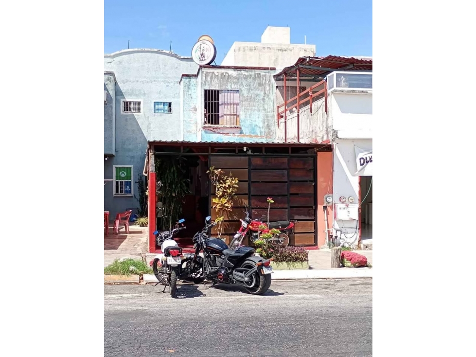 Casa uso comercial en galaxia del Carmen 1