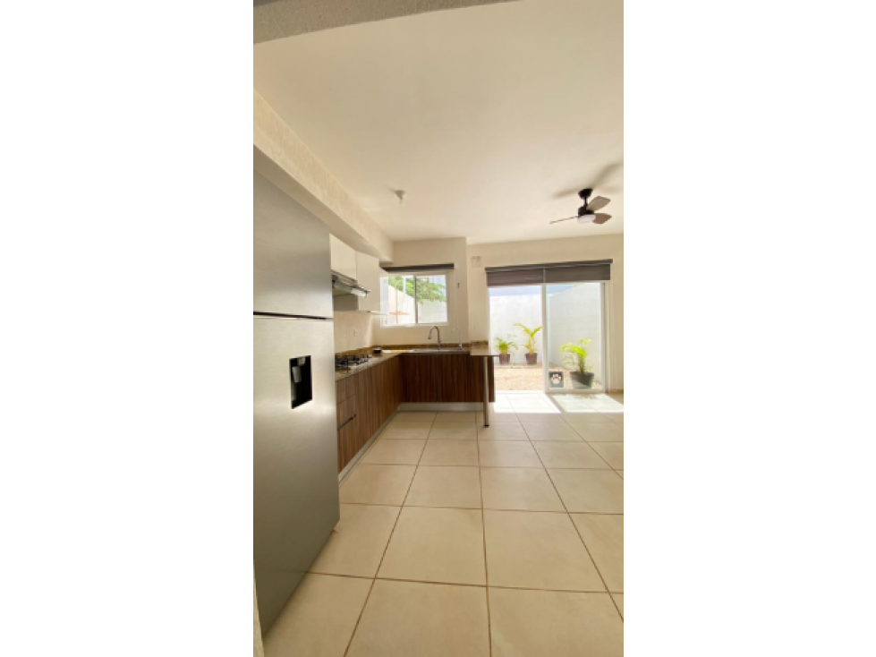 Venta, casa en Residencial Almazara — foto 2