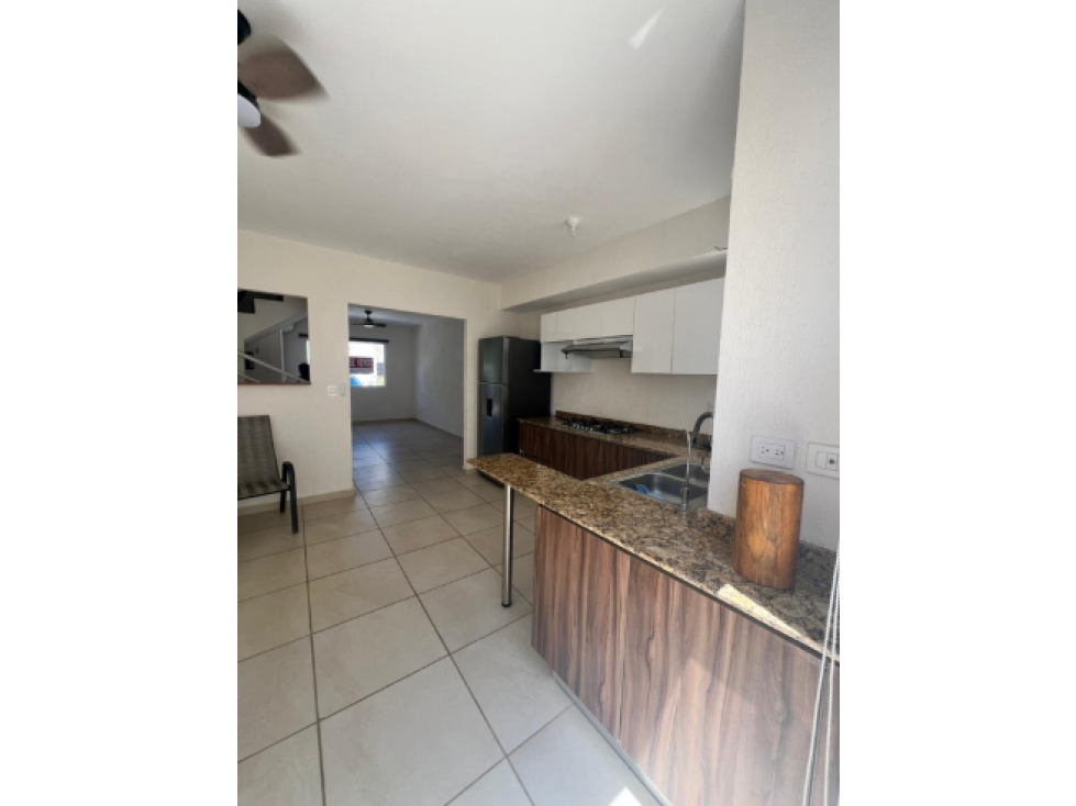 Venta, casa en Residencial Almazara — foto 3