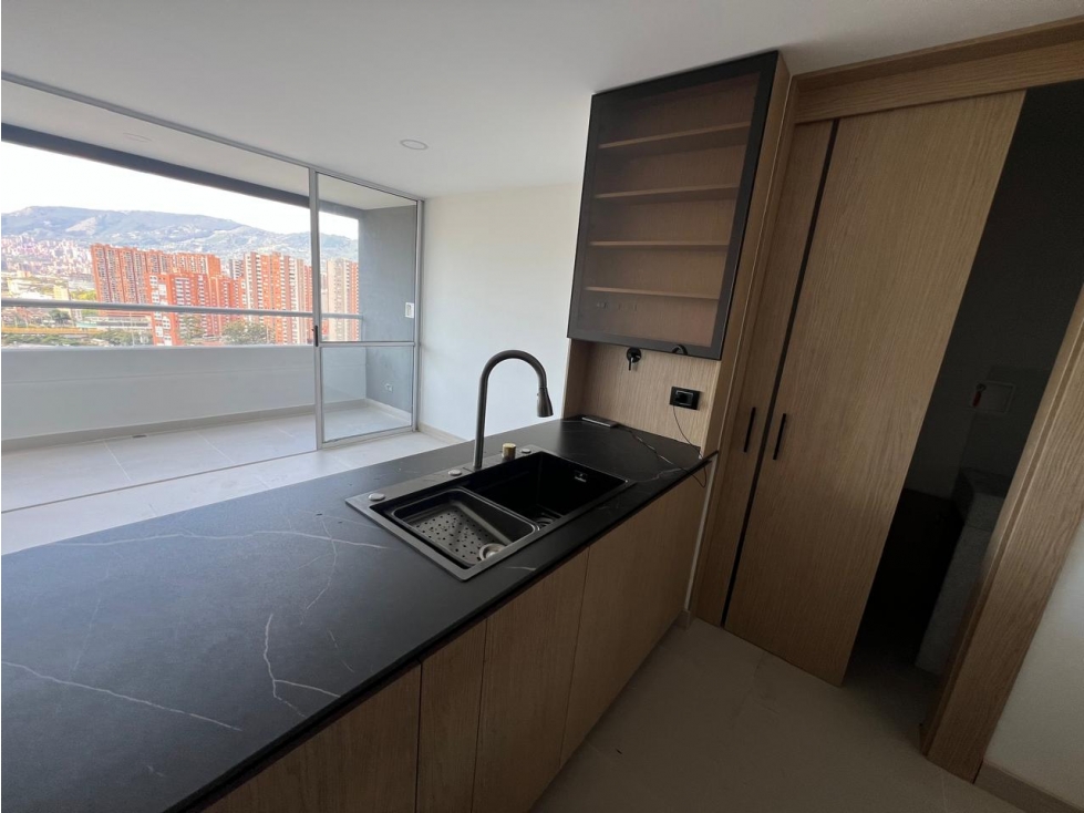 Bajó de Precio - Venta Apartamento Nuevo Sabaneta, Ancón Sur — foto 2