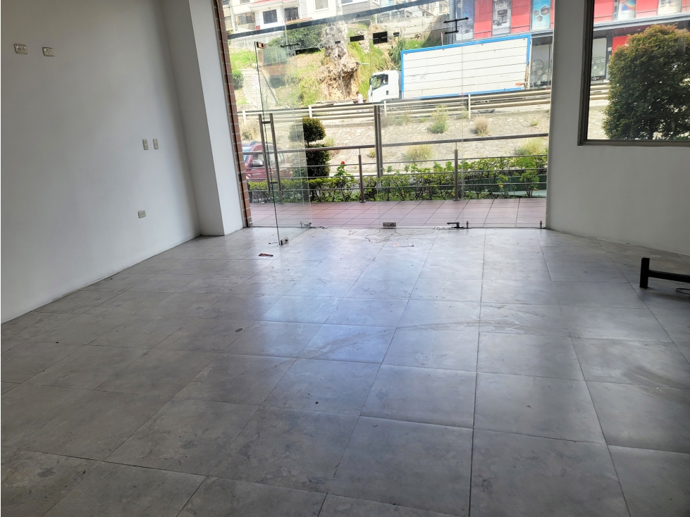 #100 Local Comercial En Venta, González Suárez - 5