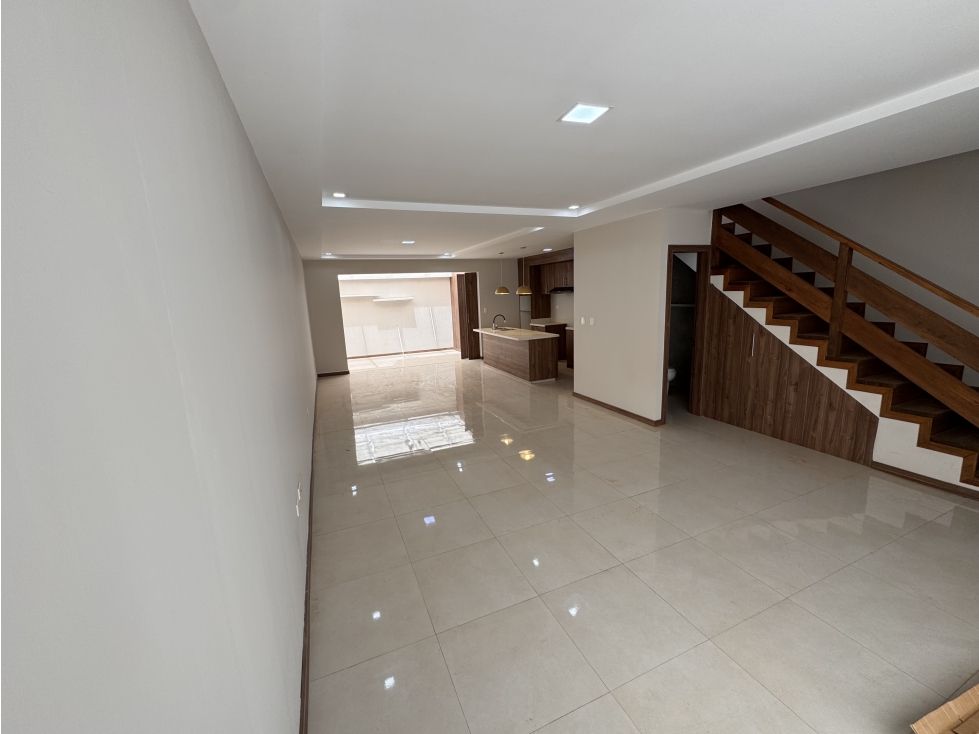 #187 Cómoda Casa En Venta, Sector Cdla. Ingenieros Civiles — foto 4
