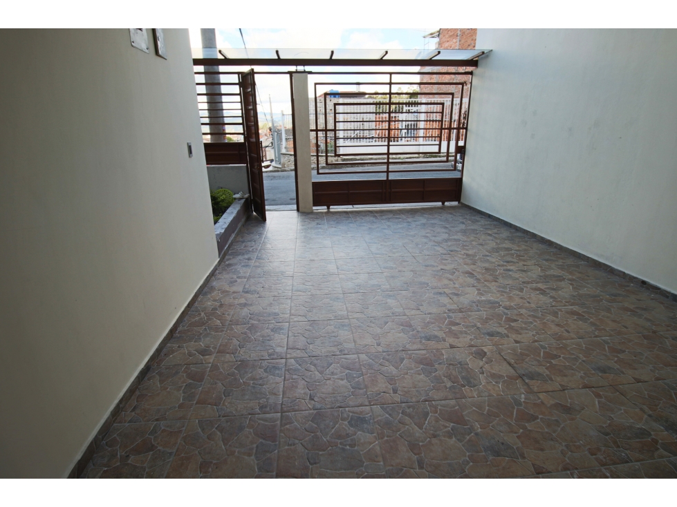 #135 Casa Con Área Verde, Sector Las Orquídeas - 3