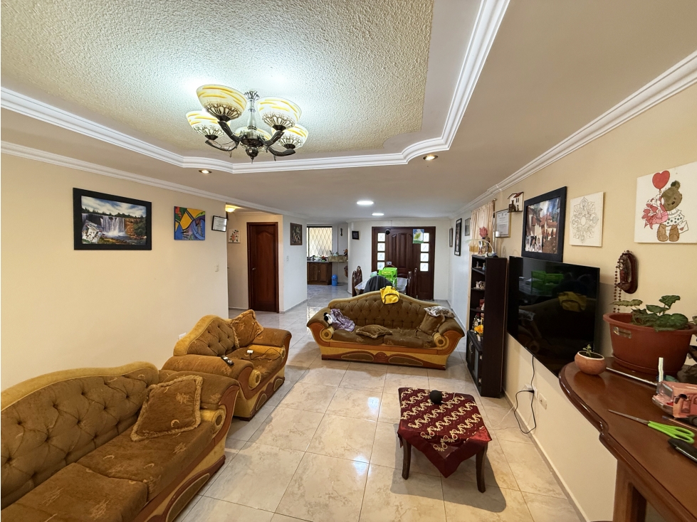 #160 Casa Con Espacio Verde, En Baños — foto 5
