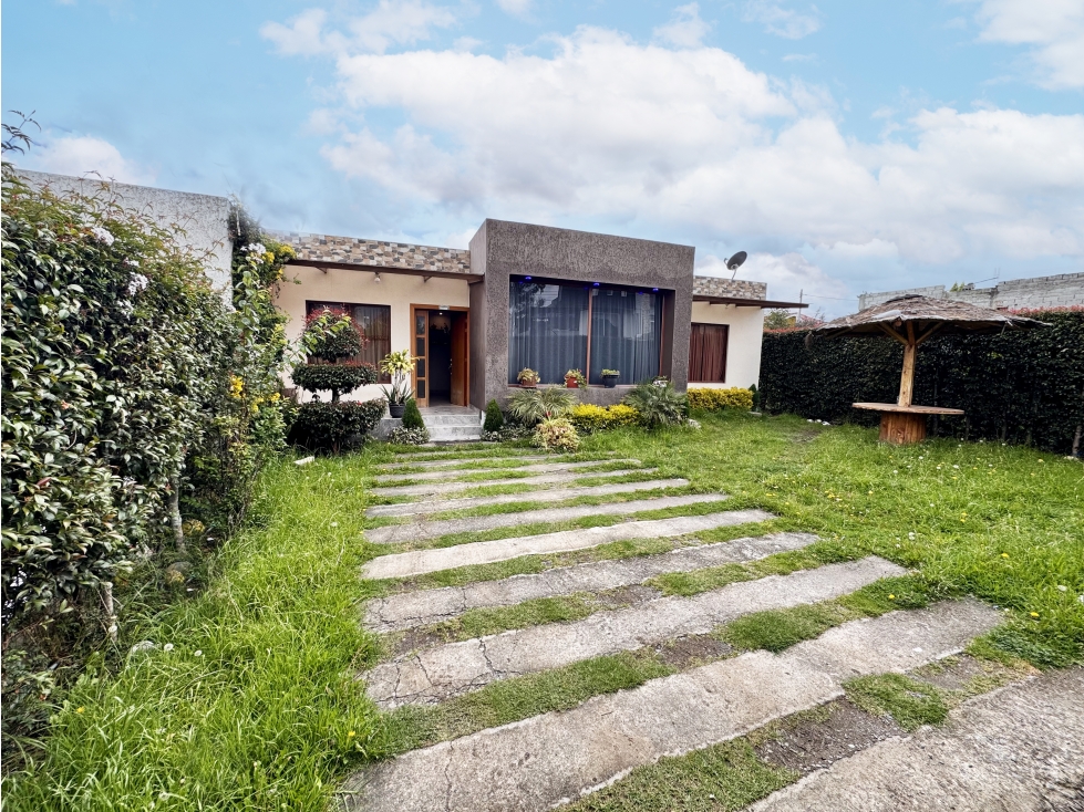 #139 Casa Con Espacio Verde, En Ricaurte — foto 2