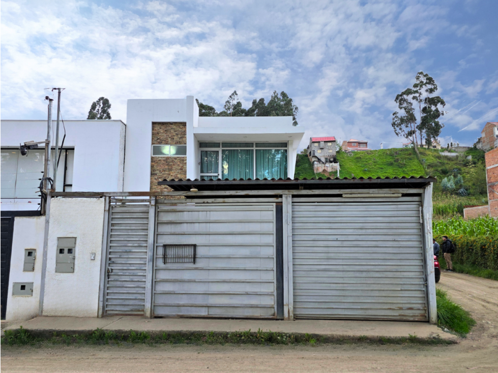 #149 Casa Grande en Venta sector Kennedy Cuenca