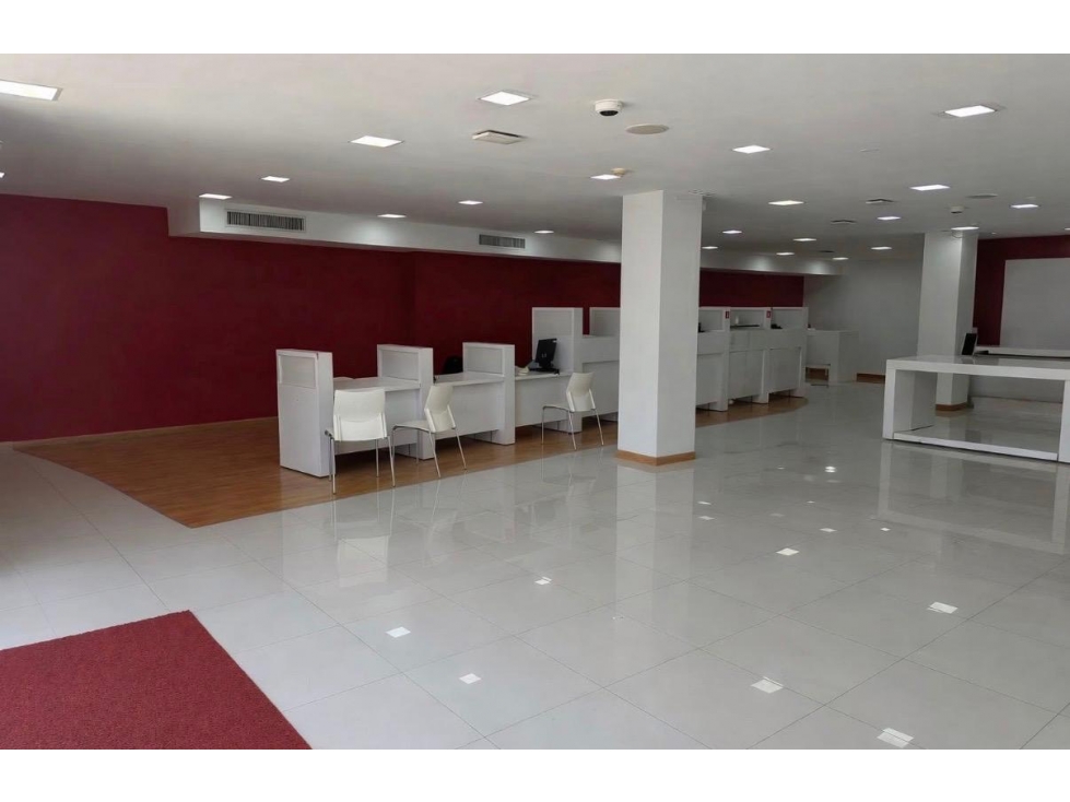 #7 En Renta Amplio Local Comercial, Remigio Crespo - 1
