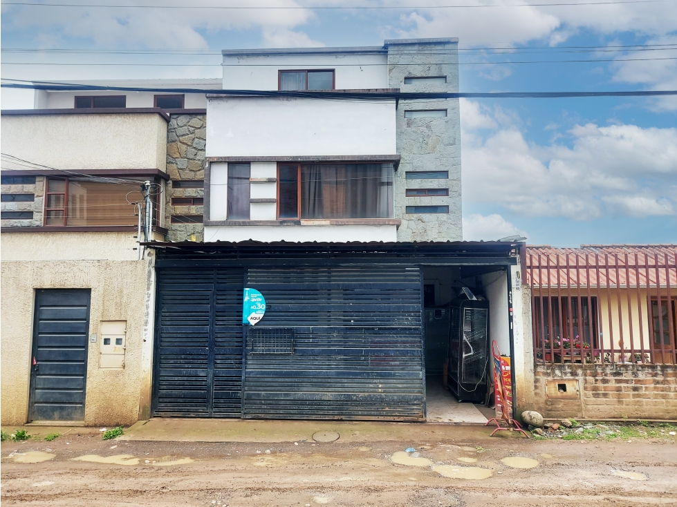 #130 Casa En Venta, Sector Balzay - 1