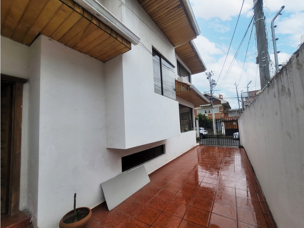 #350 Amplia Casa, Sector Remigio Crespo — foto 3