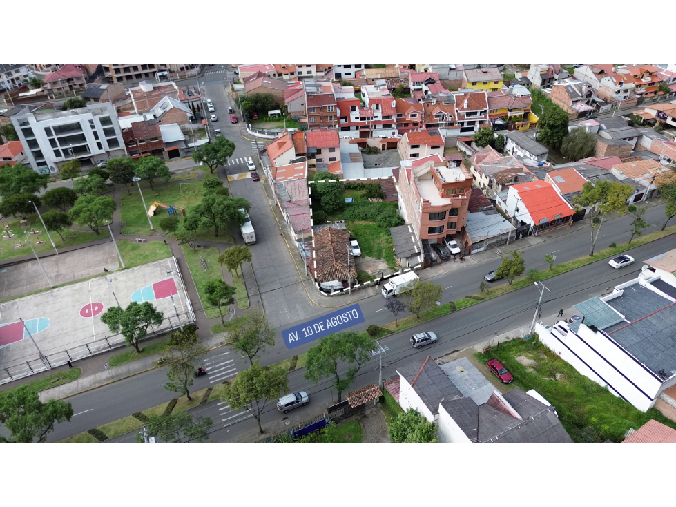 #420 Terreno Comercial, Av. 10 de Agosto - 3