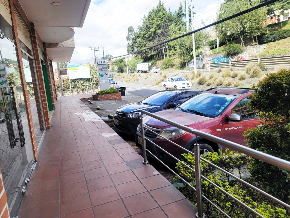 #100 Local Comercial En Venta, González Suárez - 4
