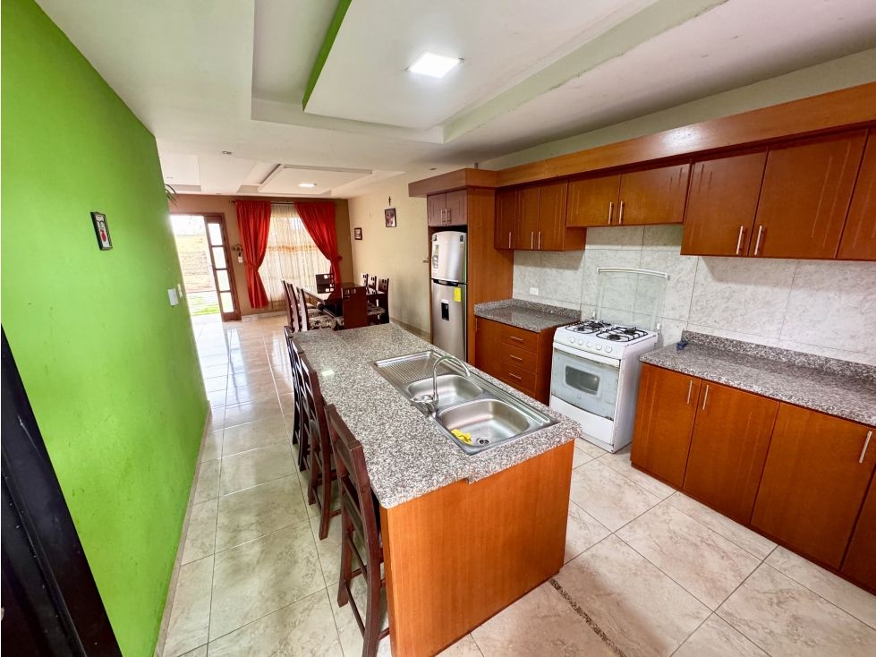 #139 Casa Con Espacio Verde, En Ricaurte — foto 5