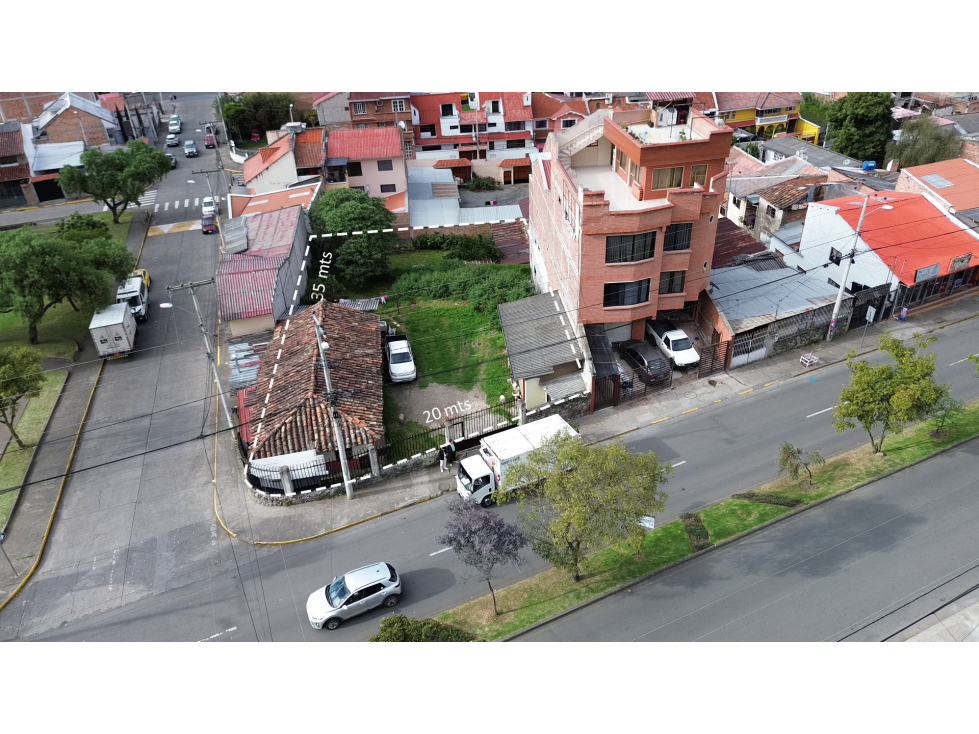 #420 Terreno Comercial, Av. 10 de Agosto - 5