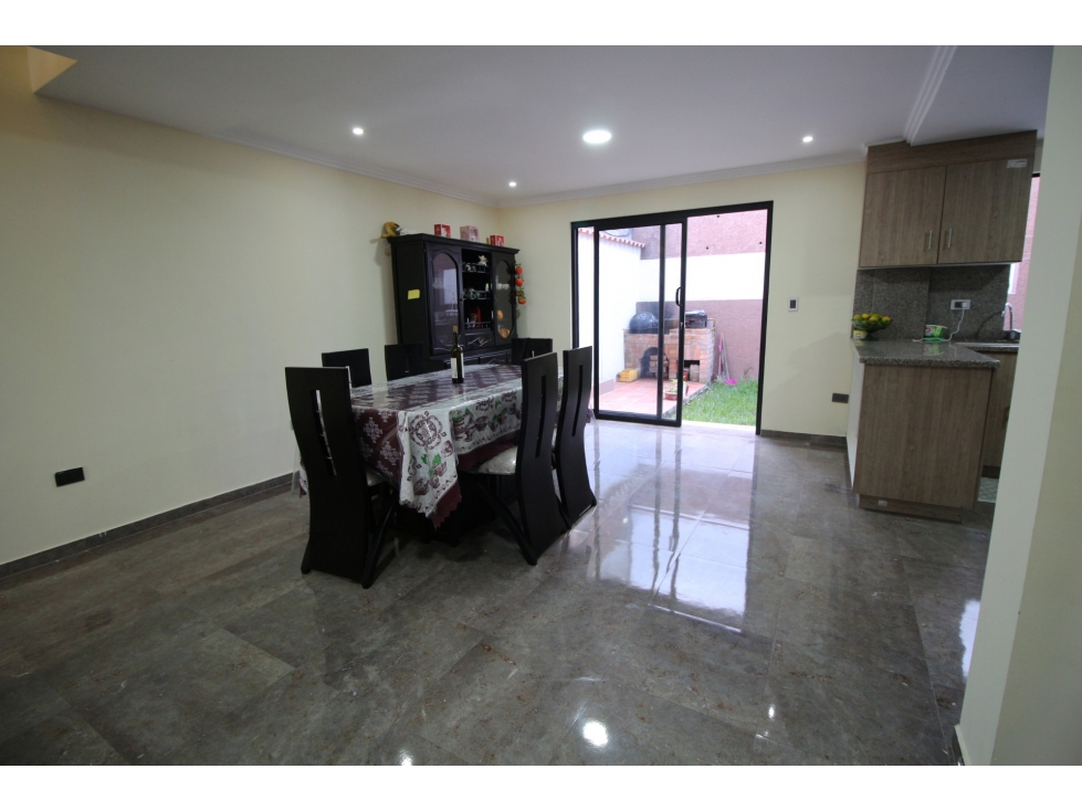 #135 Casa Con Área Verde, Sector Las Orquídeas - 4