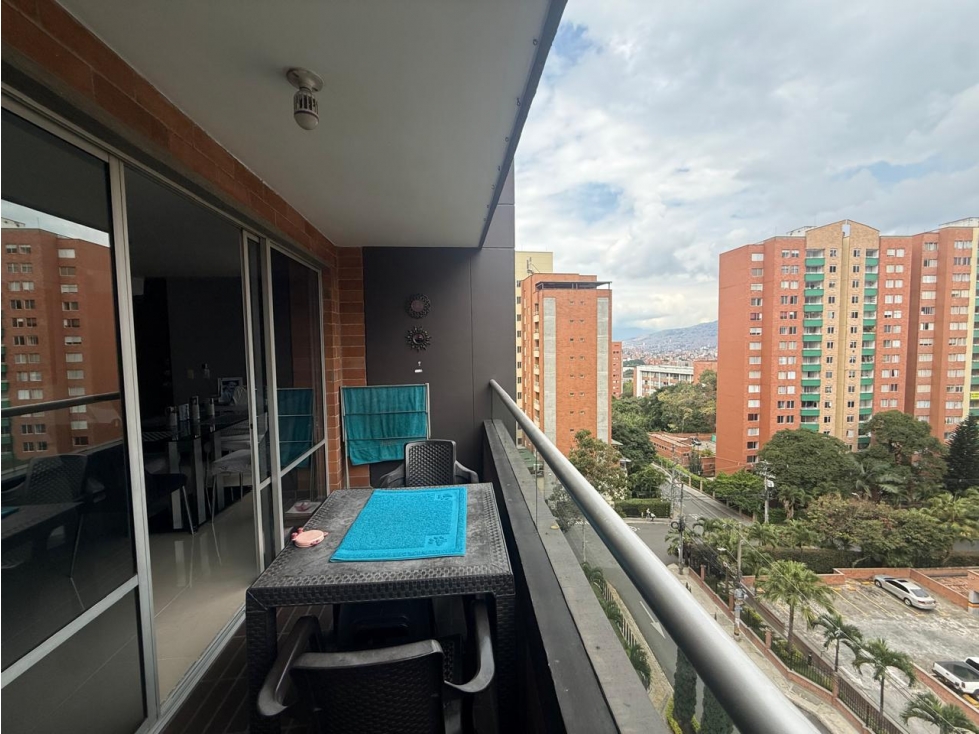 VENTA APARTAMENTO LOMA DE LOS BERNAL — foto 2