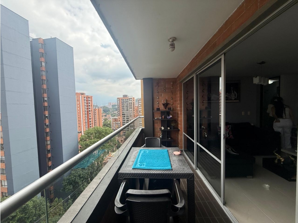 VENTA APARTAMENTO LOMA DE LOS BERNAL — foto 3
