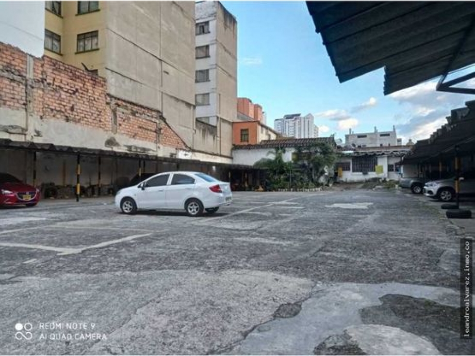 LOTE PARQUEADERO COMERCIAL EN VENTA EN MEDELLÍN EN ZONA COMERCIAL