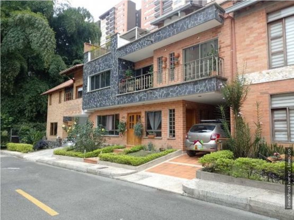 CASA EN VENTA EN SABANETA - 2