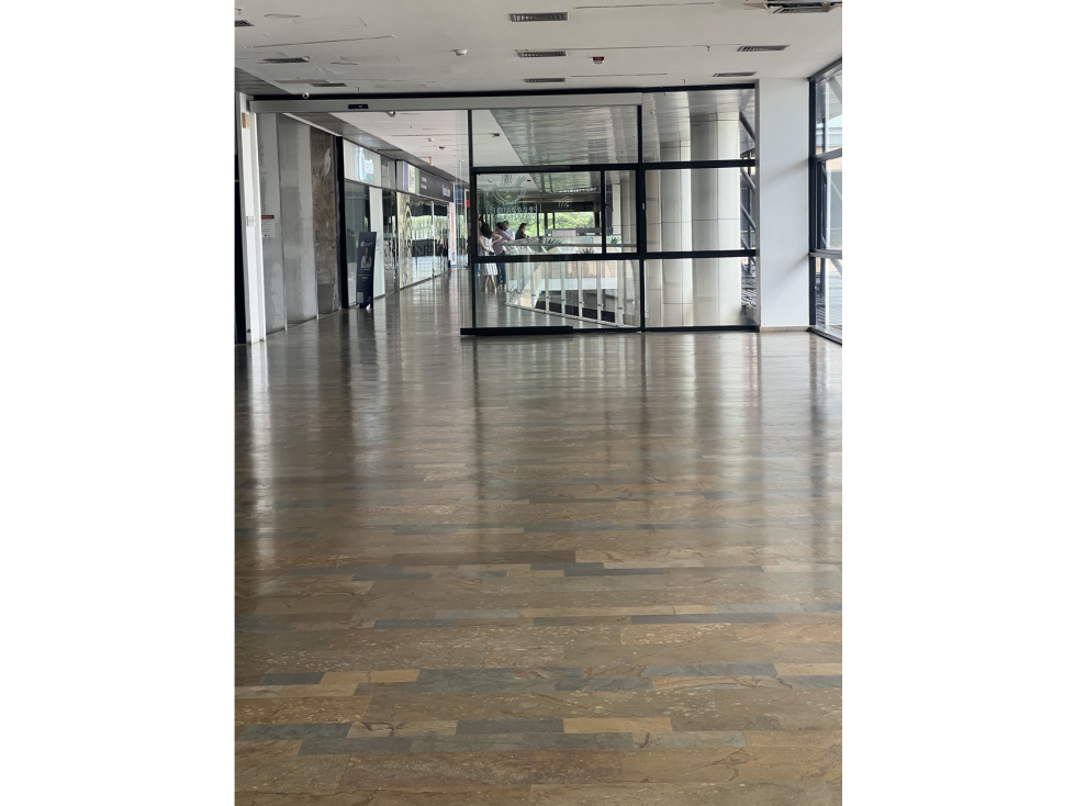LOCAL COMERCIAL EN VENTA PLACE MALL- LOS ALCAZARES MONTERIA. - 2
