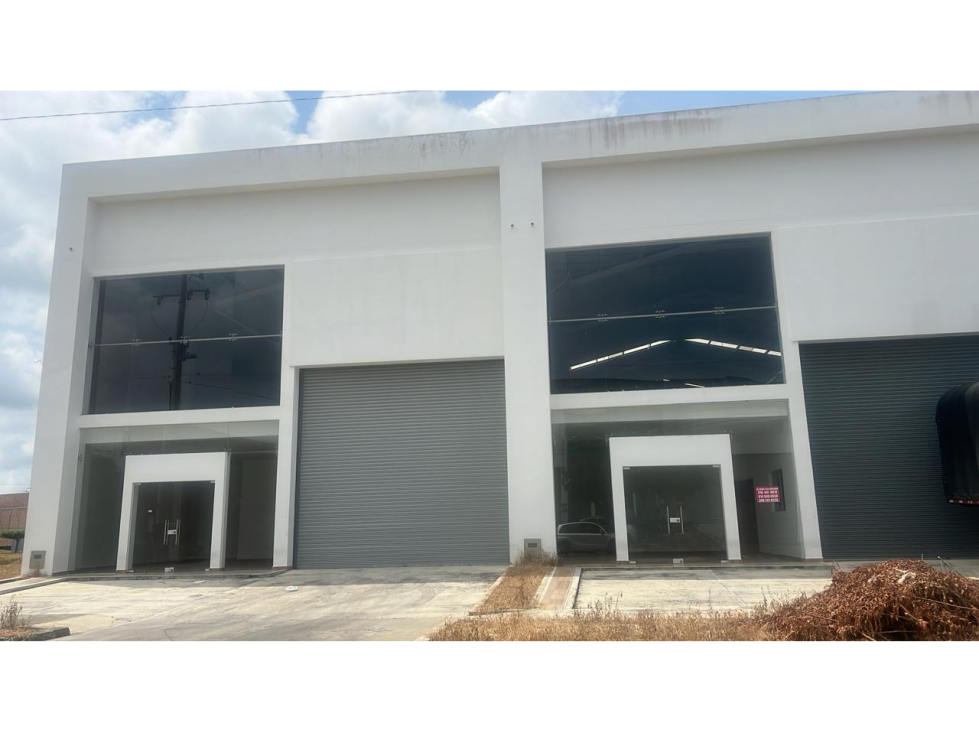 BODEGA EN ARRIENDO CENTRO EMPRESARIAL 550m2- MONTERIA - 3