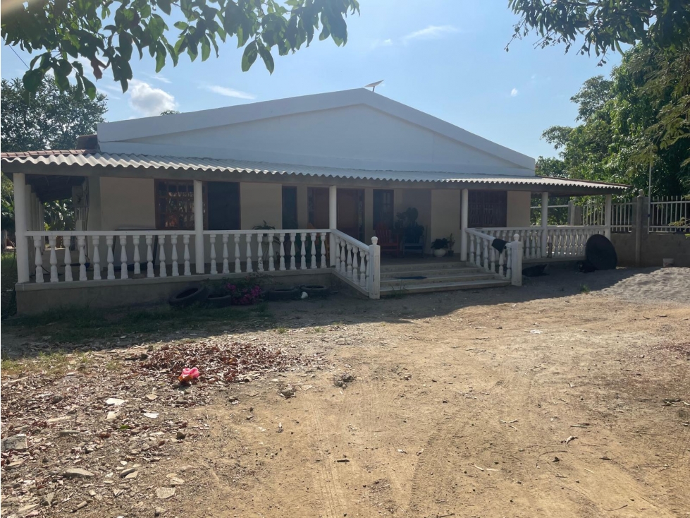 CASA FINCAEN VENTA EN LOS PERICOS SECTOR PRIMAVERA