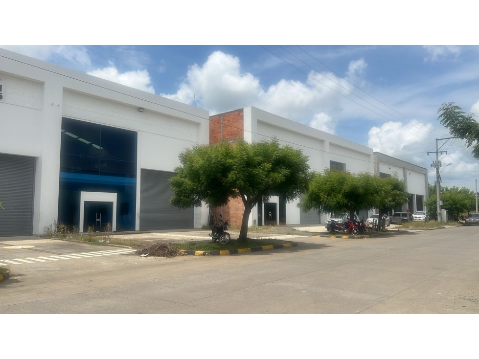 BODEGA EN ARRIENDO CENTRO EMPRESARIAL DE 550 - 1650M2 - MONTERIA - 3