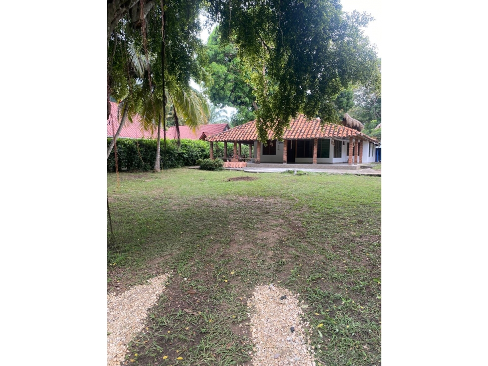 CASA DE PLAYA EN VENTA EN PUNTA BOLIVAR - 2