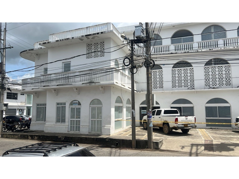 EDIFICIO ESQUINA EN EL CENTRO DE MONTERIA-CORDOBA - 1