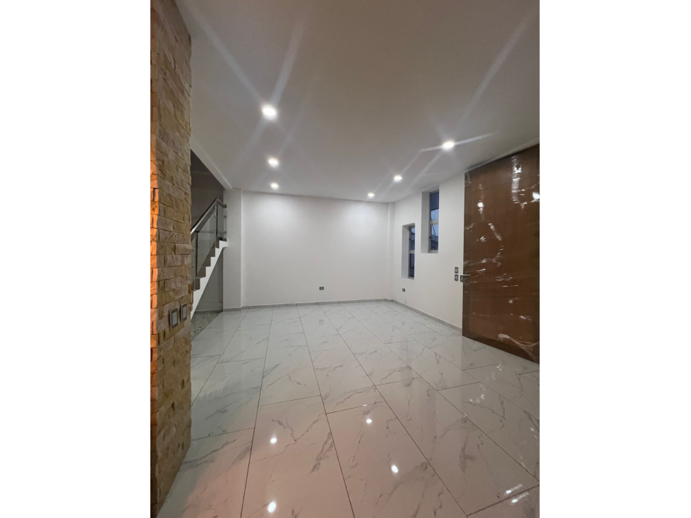 CASA EN VENTA - URB. PORTAL DE ALMERIAS - MONTERIA
