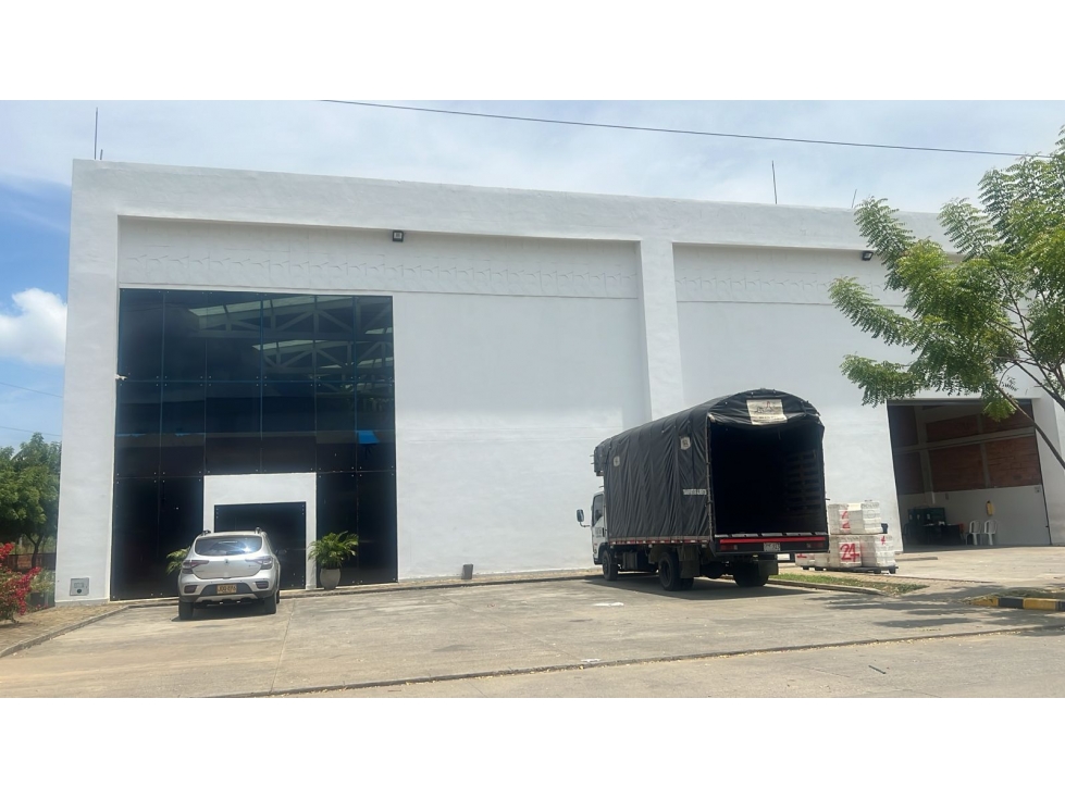 BODEGA EN ARRIENDO CENTRO EMPRESARIAL - 980m2 - 5