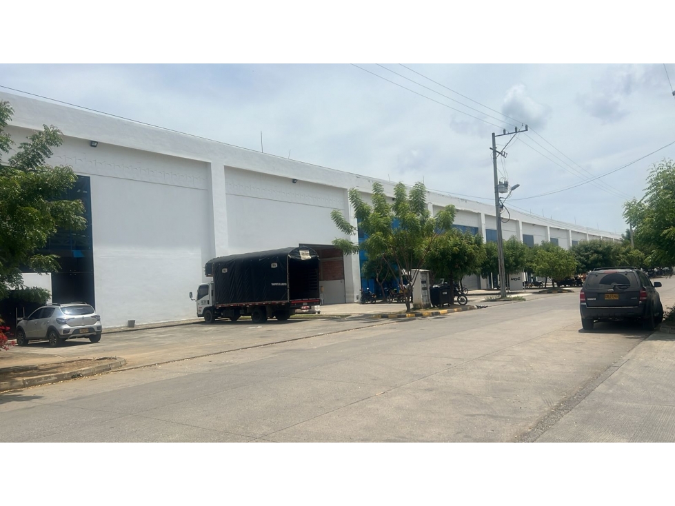 BODEGA EN ARRIENDO CENTRO EMPRESARIAL - 980m2 - 6